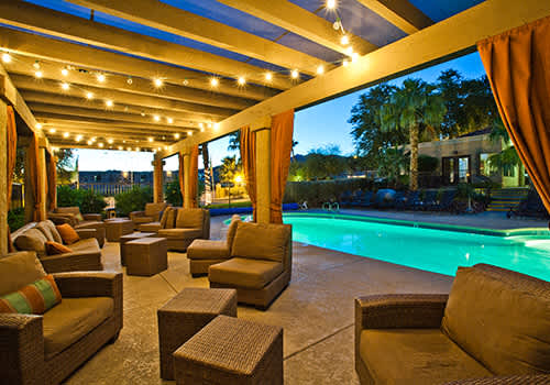 The Vistas Apartment Homes property